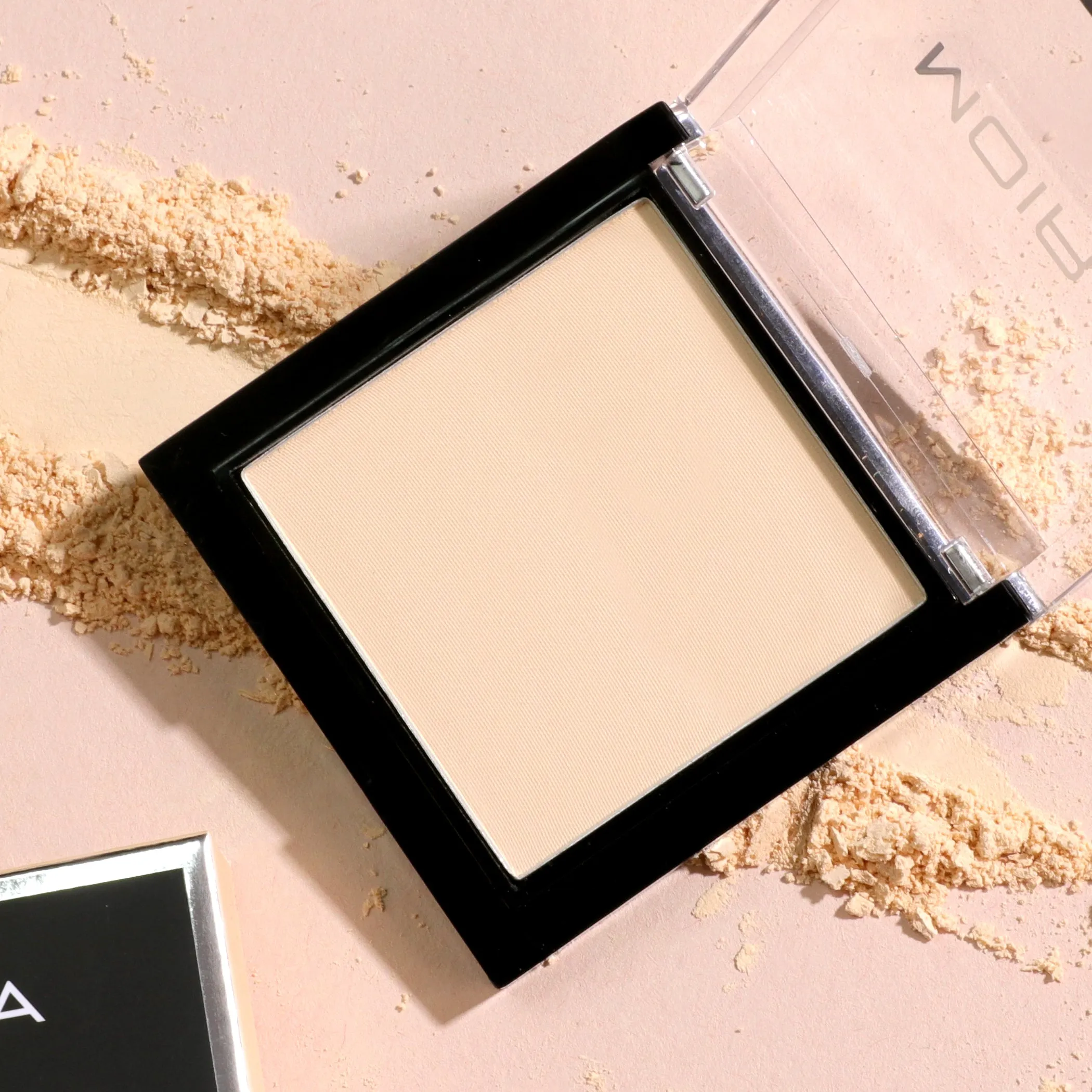 Lavish Pressed Finishing Powder (200, Banana)